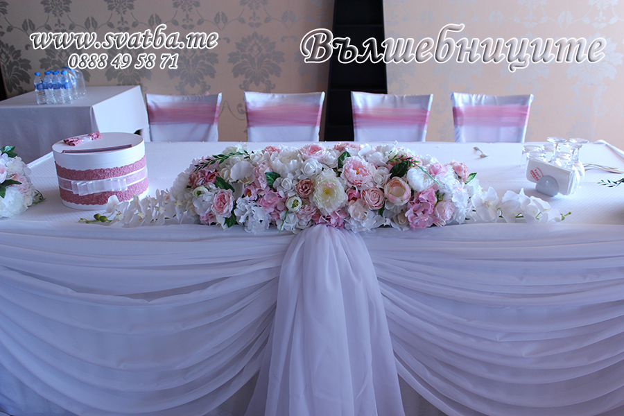 Сватбена украса в ресторант Фантазия Овча Купел в цвят пепел от рози