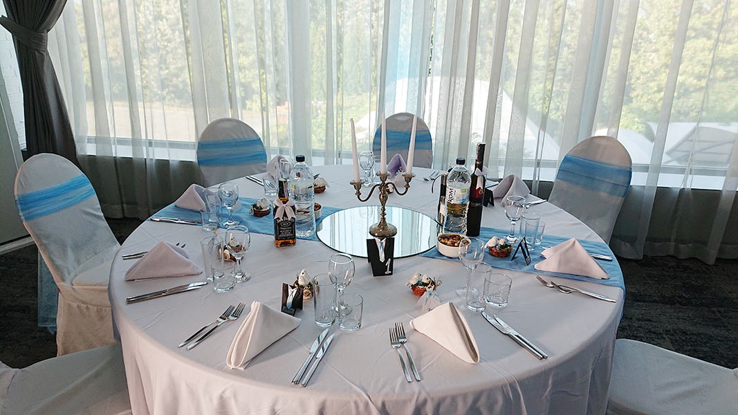 Svatba ukrasa Hotel Expo sinio (6) Сватбена украса под наем в хотел Експо от сватбена агенция синьо сватба