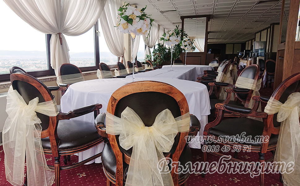 Svatbena ukrasa Park Hotel Moskva Panorama (6) Сватбена украса в парк хотел Москва в златно декорация Панорама